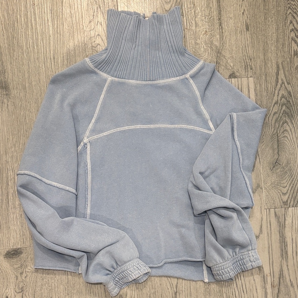 Aerie mock neck size small